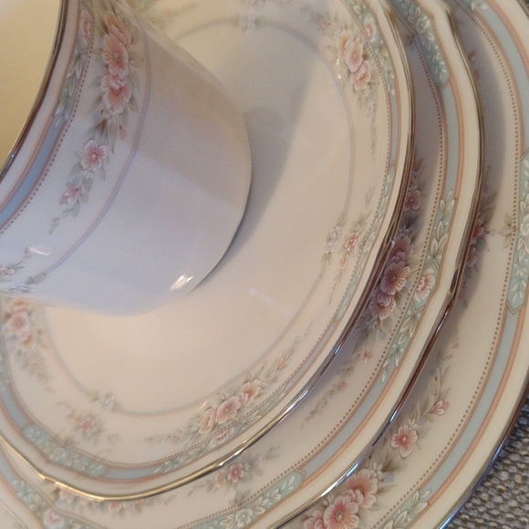 NEW Noritake Ivory China Rothschild Vintage collection 4 peace tee set - Picture 2 of 11